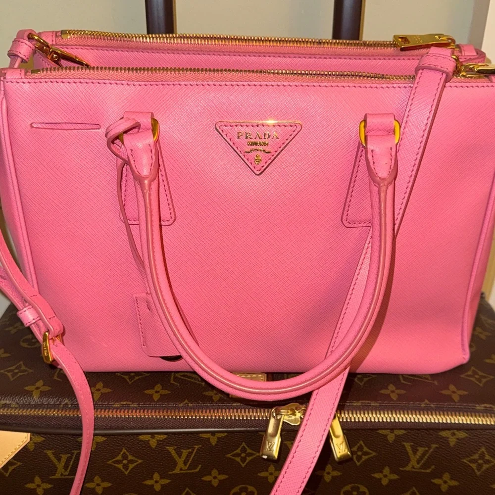 Prada Galleria Barbie Pink Gold Saffiano Leather Satchel Strap Purse Bag Medium